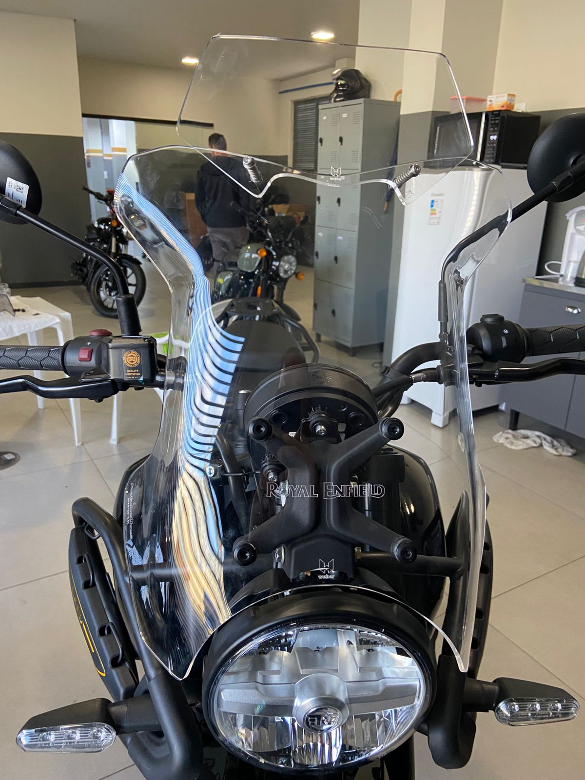 (9544) BOLHA ALTA C/ DEFLETOR HIMALAYAN 450 ROYAL ENFIELD - Imagem 3